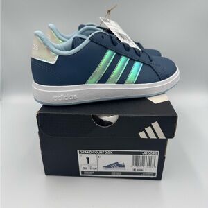 Adidas grand court 2 kids- Navy w/ iridescent accents, size 1y NIB